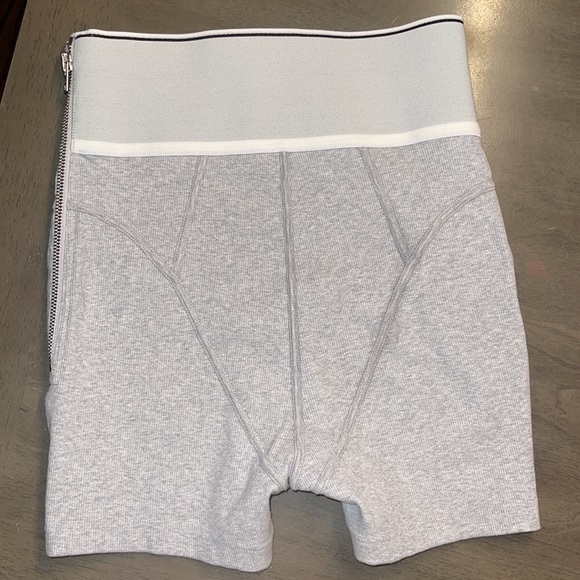 Alexander Wang Logo Rib Biker Shorts - Grey - Size Medium - Picture 2 of 4